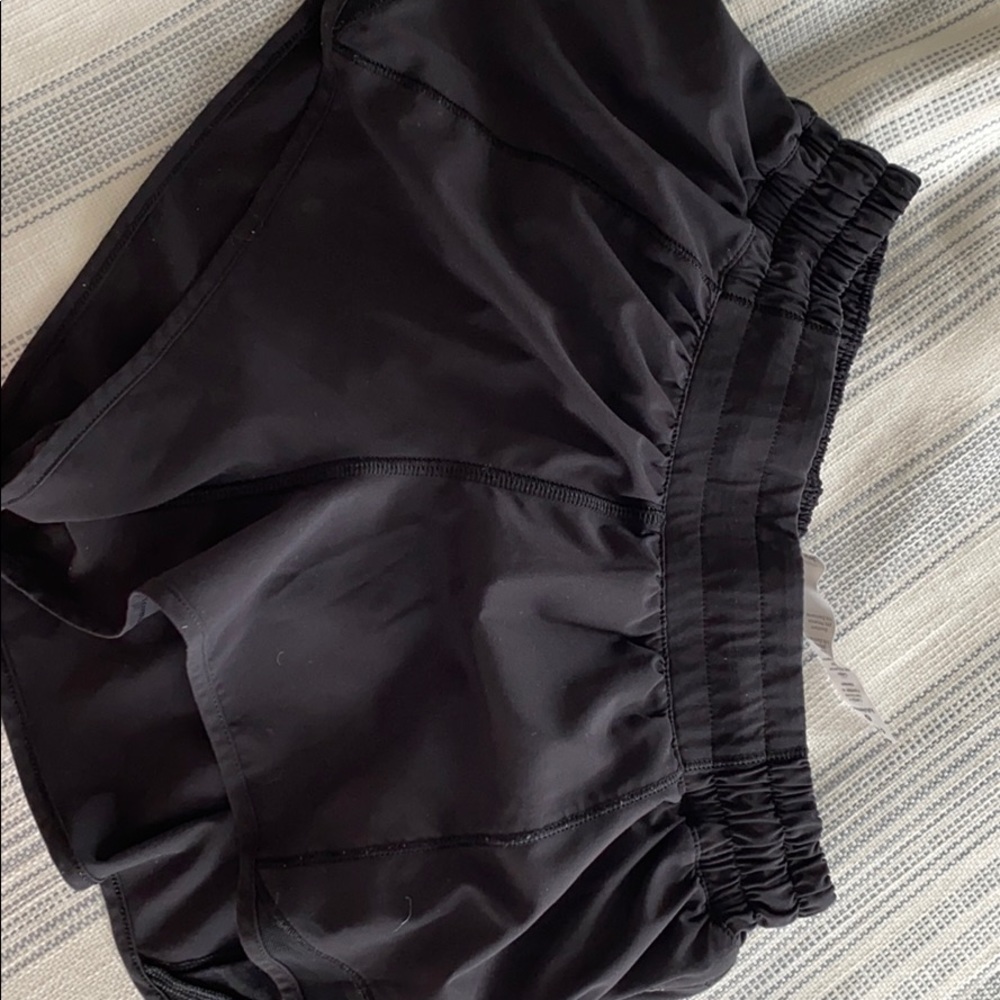 lululemon hotty hot 2.5 inch